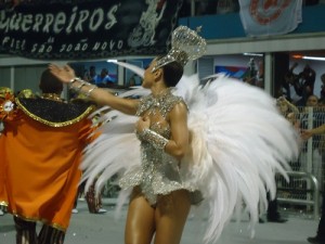 Sabrina Sato foi o grande destaque entre as musas da noite 