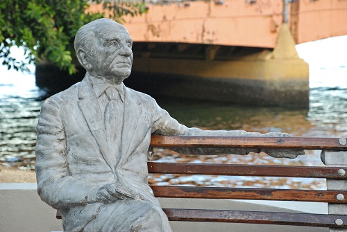 Poeta João Cabral de Melo Neto na Rua daAurora CREDITO Paulo Lopes