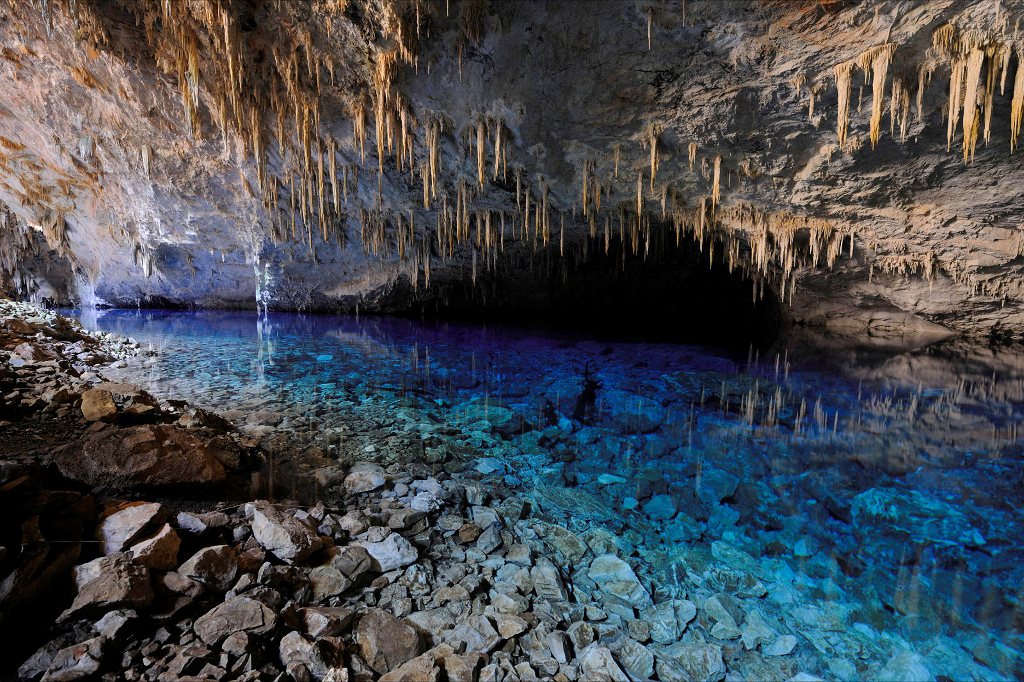 GRUTA LAGO AZUL por Sesc em São Paulo