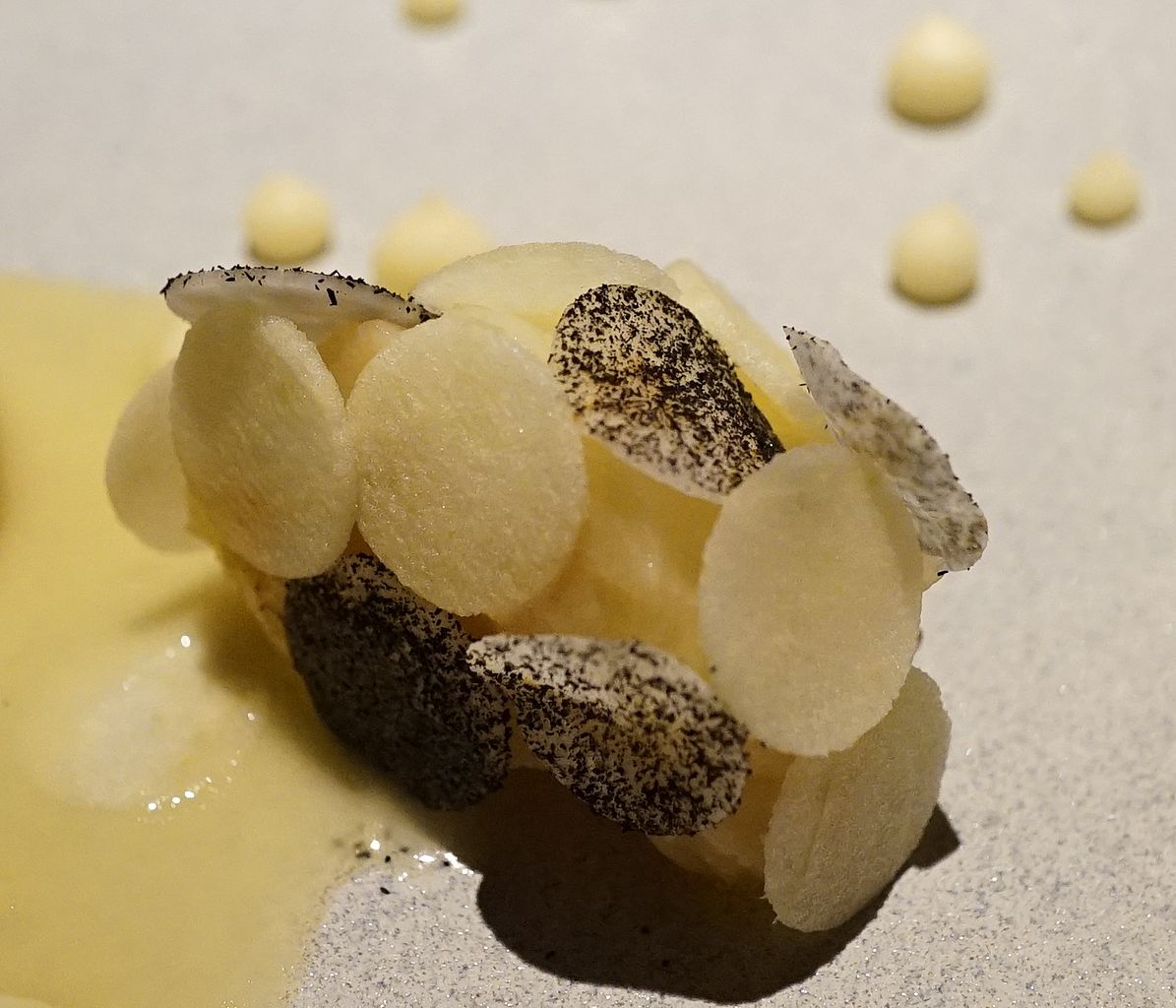 Maaemo1389_(15758935261)