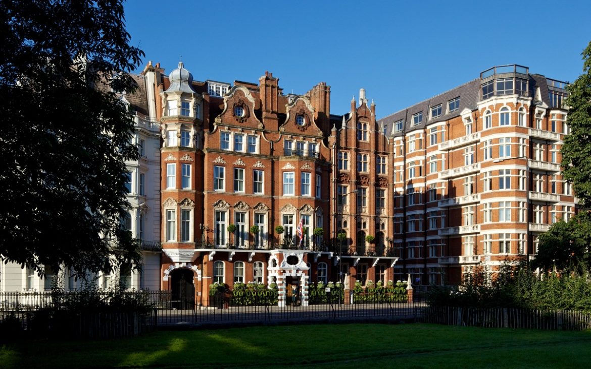 THE_RED_CARNATION_HOTEL