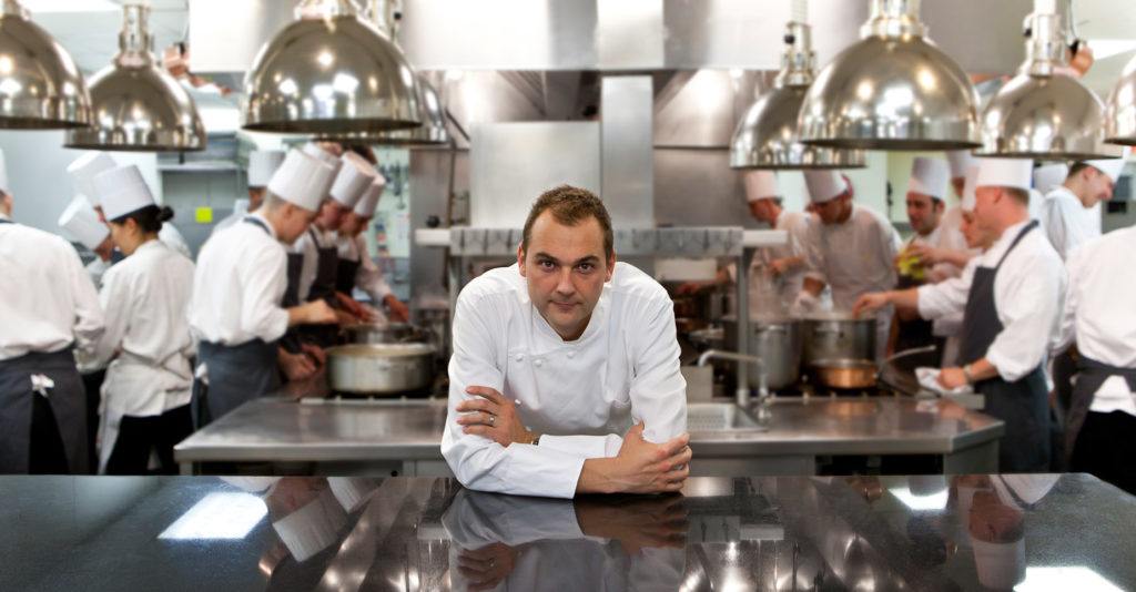 chef-daniel-humm-transforma-restaurante-com-estrela-michelin-em-cozinha-de-caridade