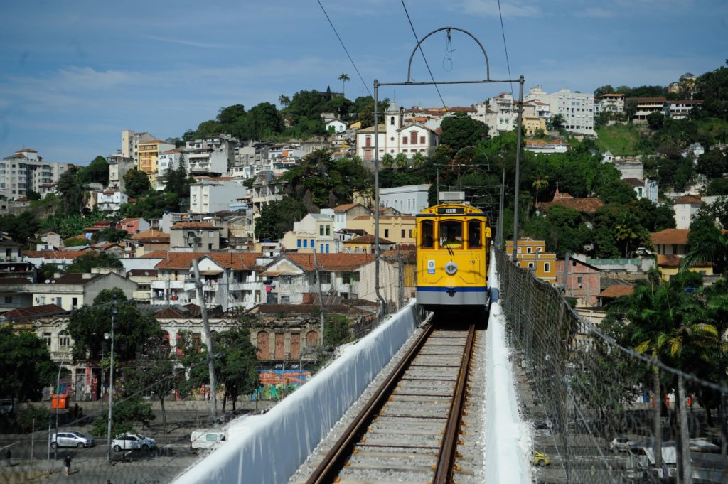 bonde-de-santa-teresa-volta-a-funcionar-no-rio