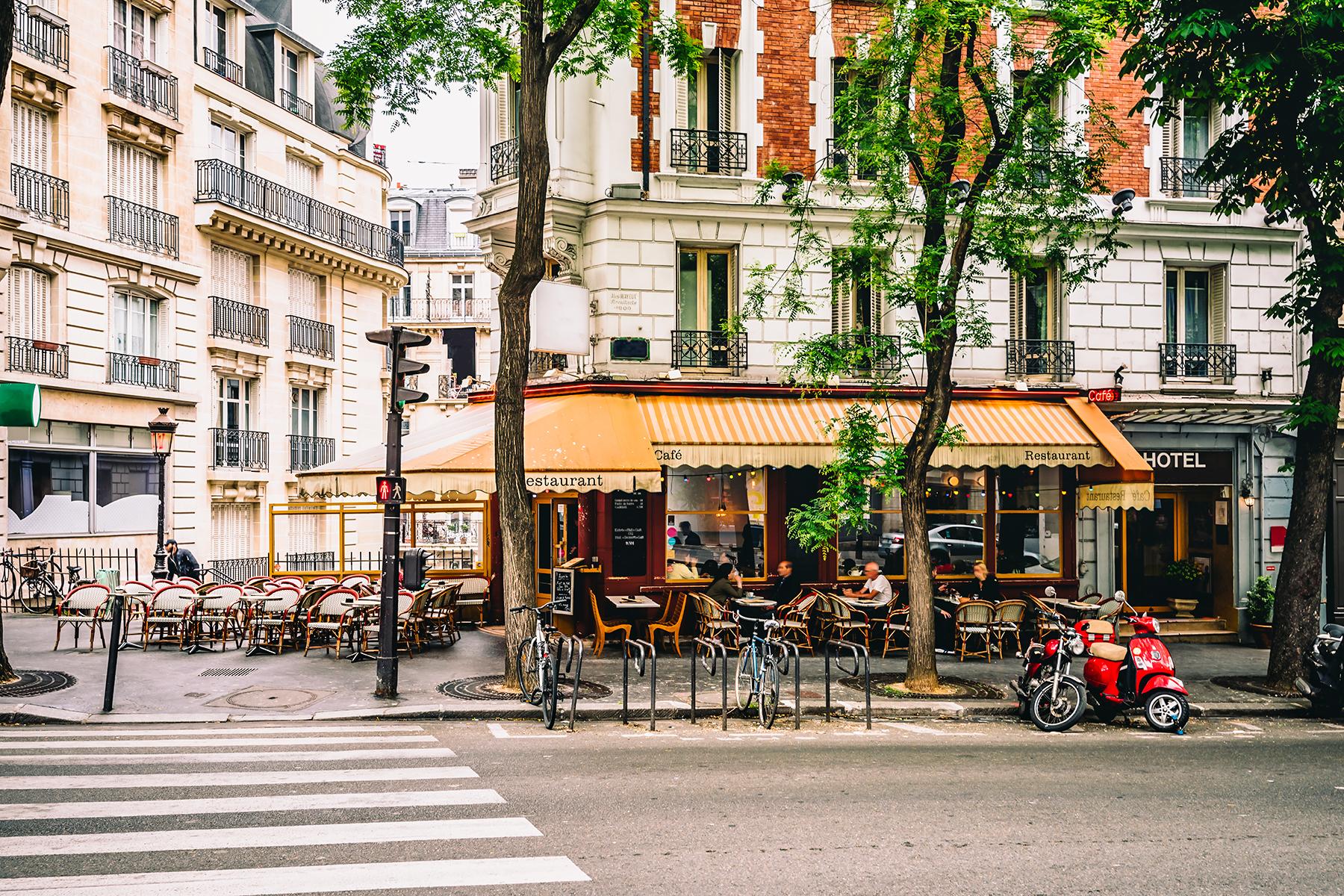 Chuva agrava situação dos cafés de Paris atingidos pela ...