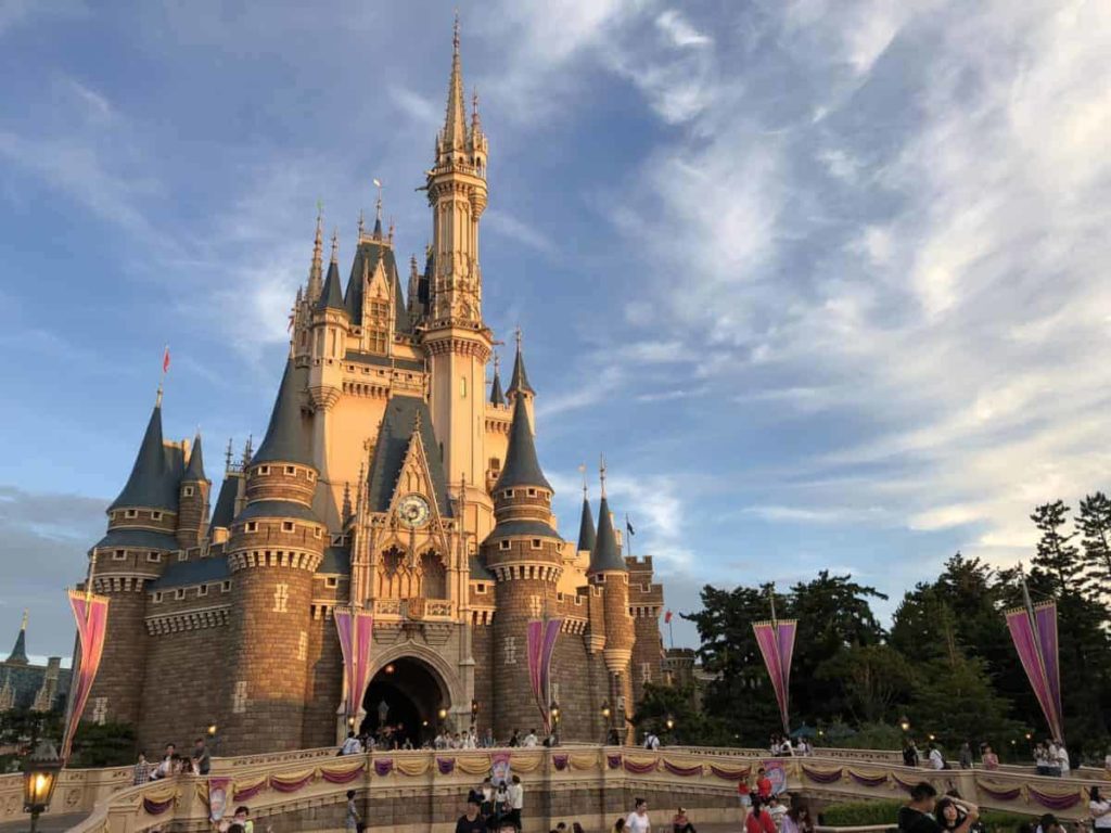 tokyo-disney-resort-reabrira-em-1o-de-julho-diz-operadora