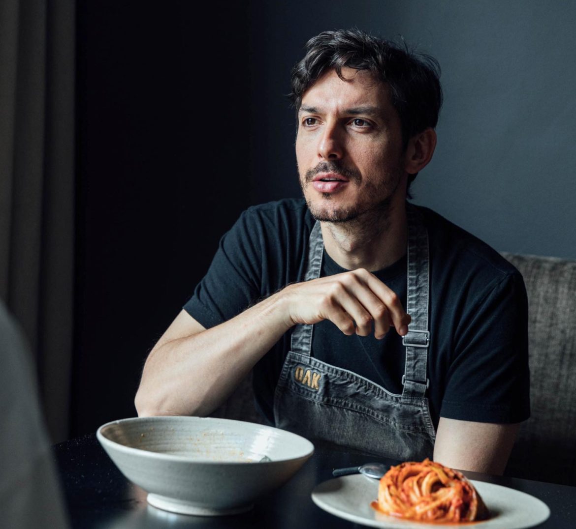 Conheça o primeiro Chef brasileiro a receber estrela Michelin fora do Brasil