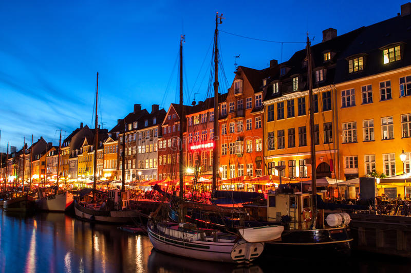 Copenhague quer proibir venda de álcool após 20h em zonas de vida noturna 