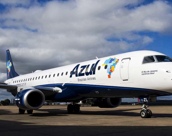 Azul transporta, em 14 horas, mais de dois milhões de doses de vacina para 12 capitais do Brasil
