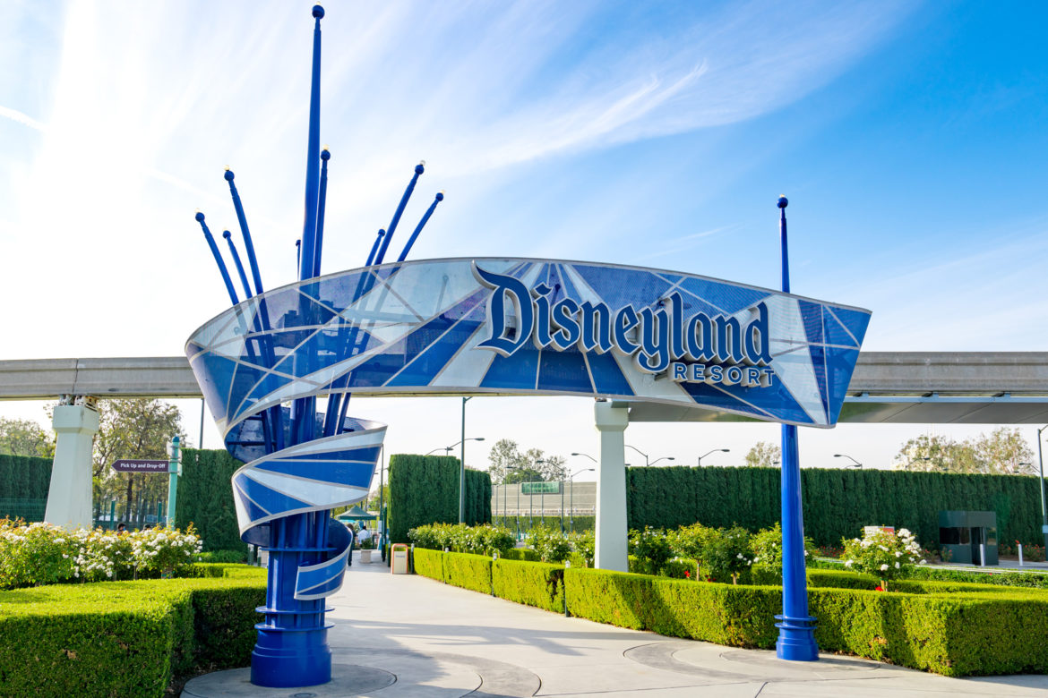 Disneyland está abrindo um local de vacinação 'Super' COVID-19 na Califórnia