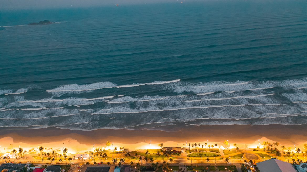 Praias do Guarujá (SP) são parcialmente abertas ao público