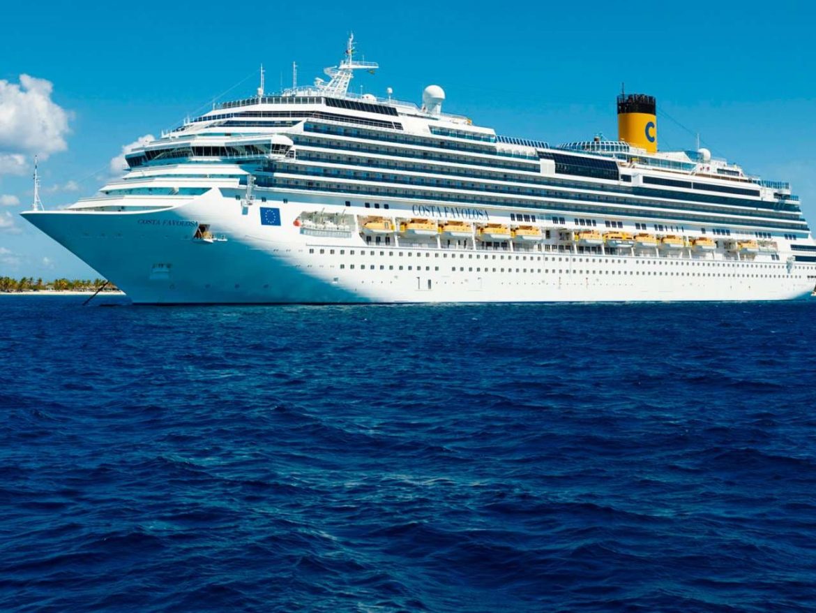 O Dia das Mães será homenageado pela Costa Cruzeiros com uma promoção lançada hoje (28). A empresa de cruzeiros lança um pacote especial para o próximo verão na temporada brasileira - de novembro de 2021 a abril de 2022. No pacote promocional, a companhia oferece cabine Varanda Comfort Premium pelo mesmo preço da Varanda Basic e benefícios a bordo, como escolha da cabine e turno do jantar, pacote de bebidas Brindiamo (cafés e cappuccinos, refrigerantes, cervejas, drinques, taças de vinho, gin, uísque, entre outros destilados), café da manhã e serviço 24h na cabine. A campanha é válida para reservas efetuadas desde hoje (28) até 16 de maio e contempla datas selecionadas para o Costa Favolosa e o novo Costa Toscana, com embarque em Santos e Rio de Janeiro.