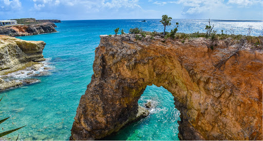 Anguilla anuncia reabertura de fronteiras em 25 de maio