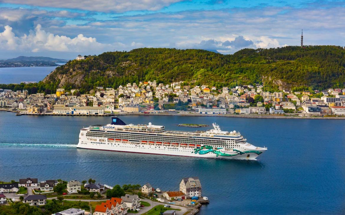 Norwegian Cruise Line retorna com a primeira viagem em 500 dias