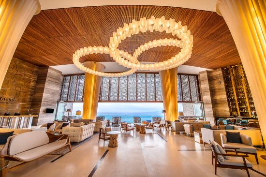 Hilton acaba de inaugurar um novo resort com 2 piscinas infinitas
