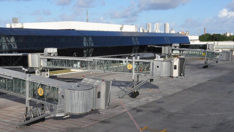 Aeroporto de Recife passará por ampliação e reforma