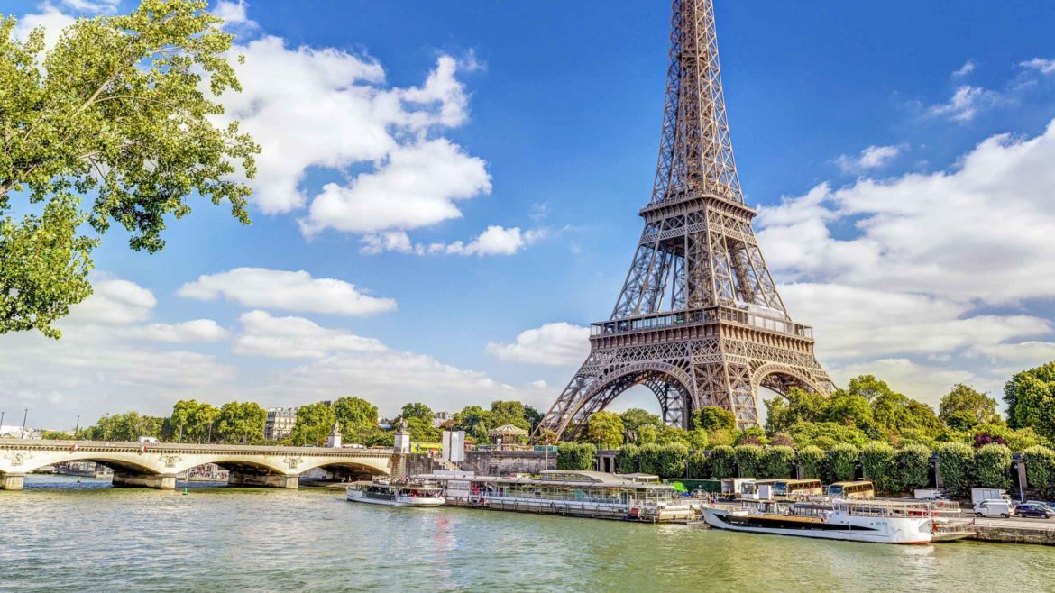 A Torre Eiffel ficou 20 pés mais alta