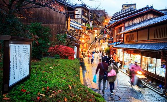 Japão reabrirá para turnês em grupo em junho