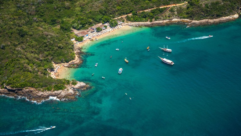 Gastos de turistas estrangeiros no país voltam a crescer em março