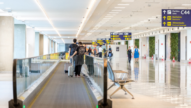 Viajantes vacinados não precisam fazer teste de Covid-19 para entrar no Brasil