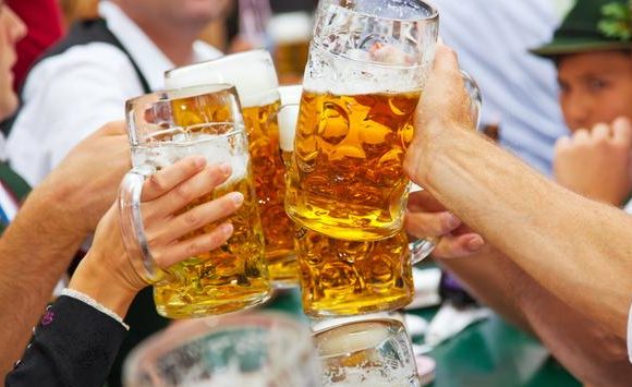 Oktoberfest retorna à Alemanha sem restrições relacionadas ao COVID