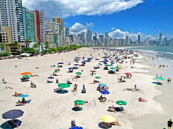 Balneário Camboriú lança selo de qualidade do turismo na cidade