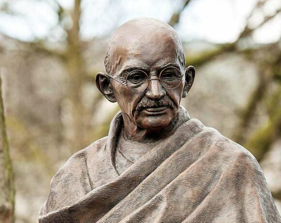 Parceria entre Copa Airlines e Curaçao leva palestra com ensinamentos de Ghandi para o Festuris, em Gramado