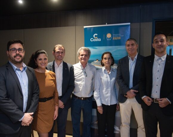 Costa Cruzeiros destaca condições especiais e novidades em jantar para 70 agentes de viagens de Ribeirão Preto e região