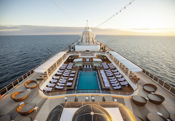 A Regent Seven Seas Cruises convida os hóspedes a aproveitar a Gift of Travel, nova oferta de programas terrestres pré ou pós cruzeiro pela Europa