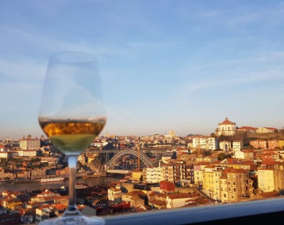 Conheça o distrito cultural do vinho no Porto, em Portugal
