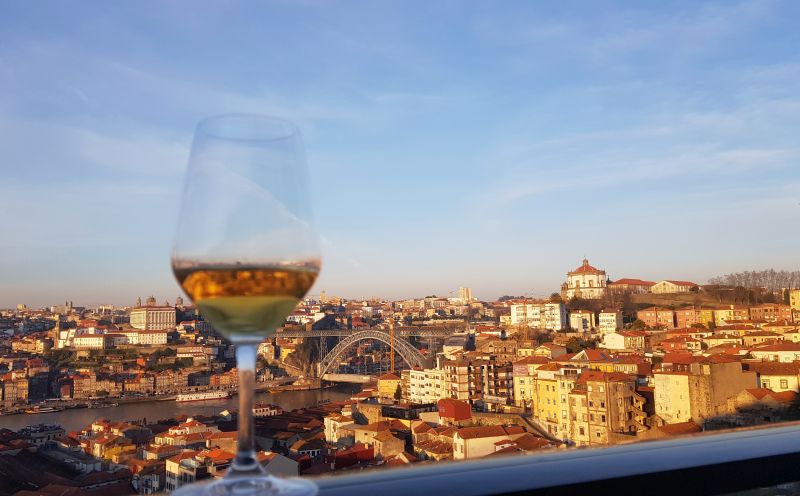 Conheça o distrito cultural do vinho no Porto, em Portugal