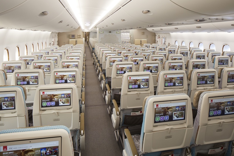 Começa a operar a primeira aeronave A380 reformada da Emirates